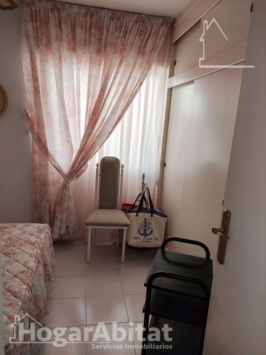 4 slaapkamer Rijtjeshuis te koop in Torrevieja met zwembad - € 149.000 (Ref: 9385666)