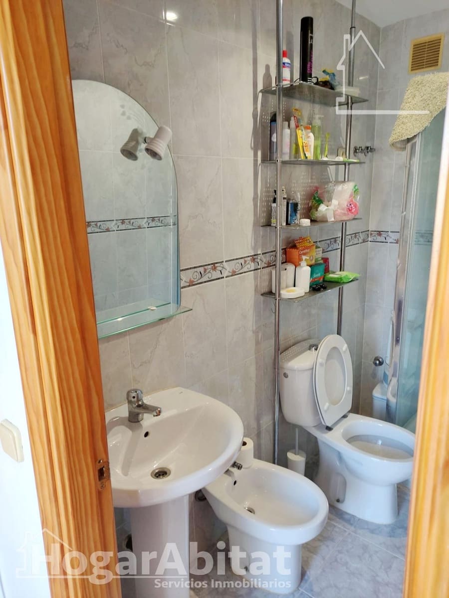4 slaapkamer Rijtjeshuis te koop in Torrevieja met zwembad - € 149.000 (Ref: 9385666)