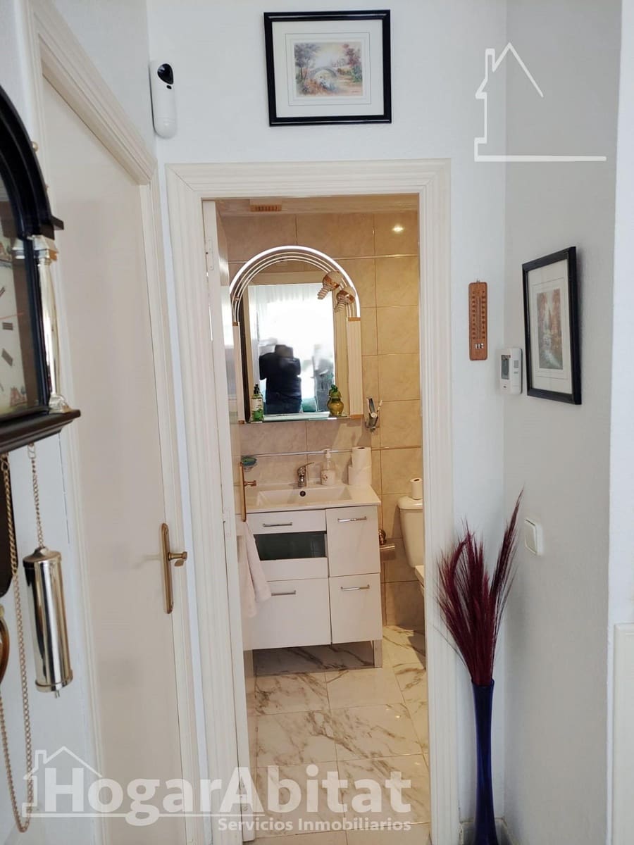 4 slaapkamer Rijtjeshuis te koop in Torrevieja met zwembad - € 149.000 (Ref: 9385666)