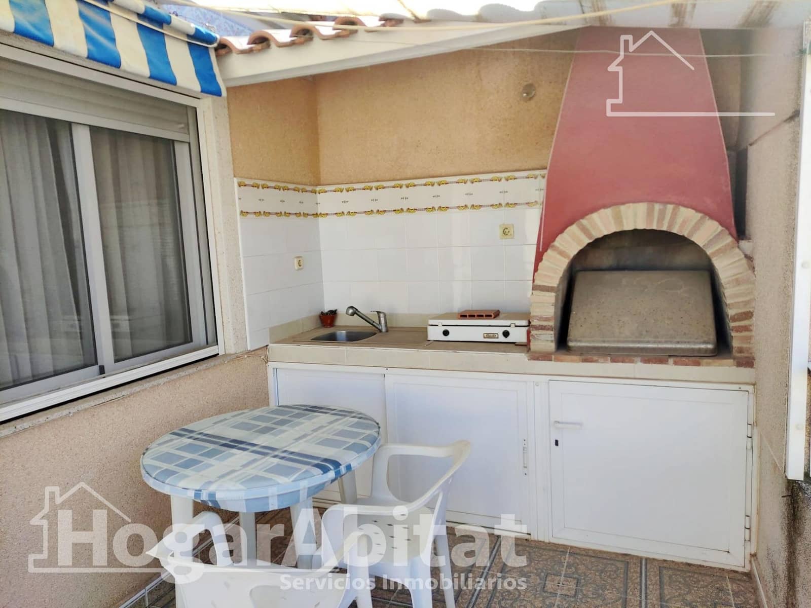4 slaapkamer Rijtjeshuis te koop in Torrevieja met zwembad - € 149.000 (Ref: 9385666)