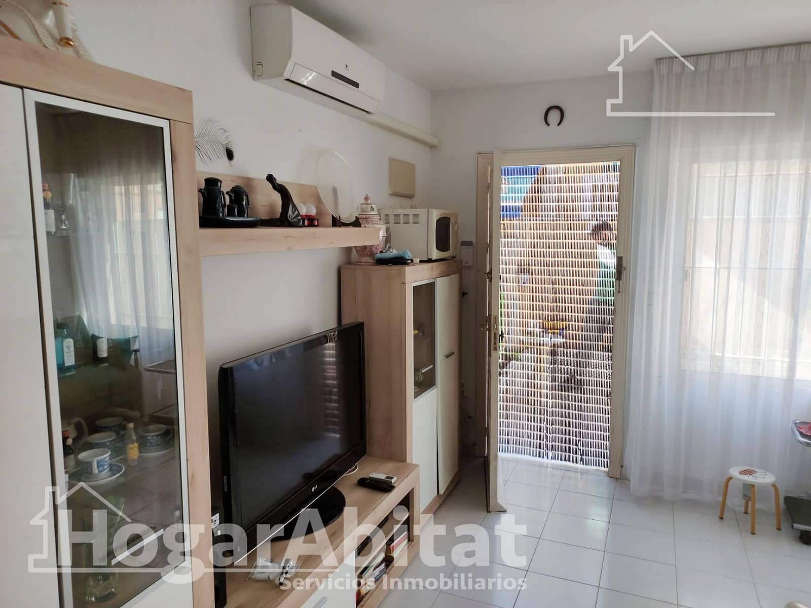 4 slaapkamer Rijtjeshuis te koop in Torrevieja met zwembad - € 149.000 (Ref: 9385666)