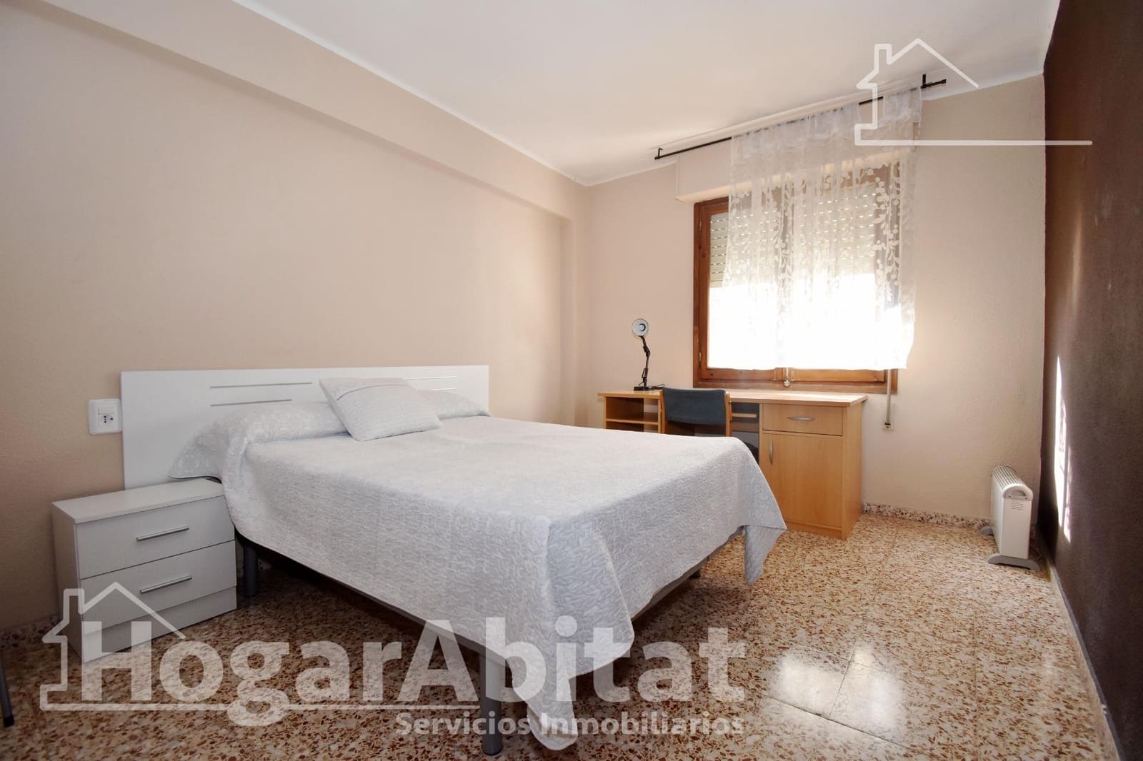 4 bedroom Flat for sale in Castello de la Plana - € 149,900 (Ref: 9387958)