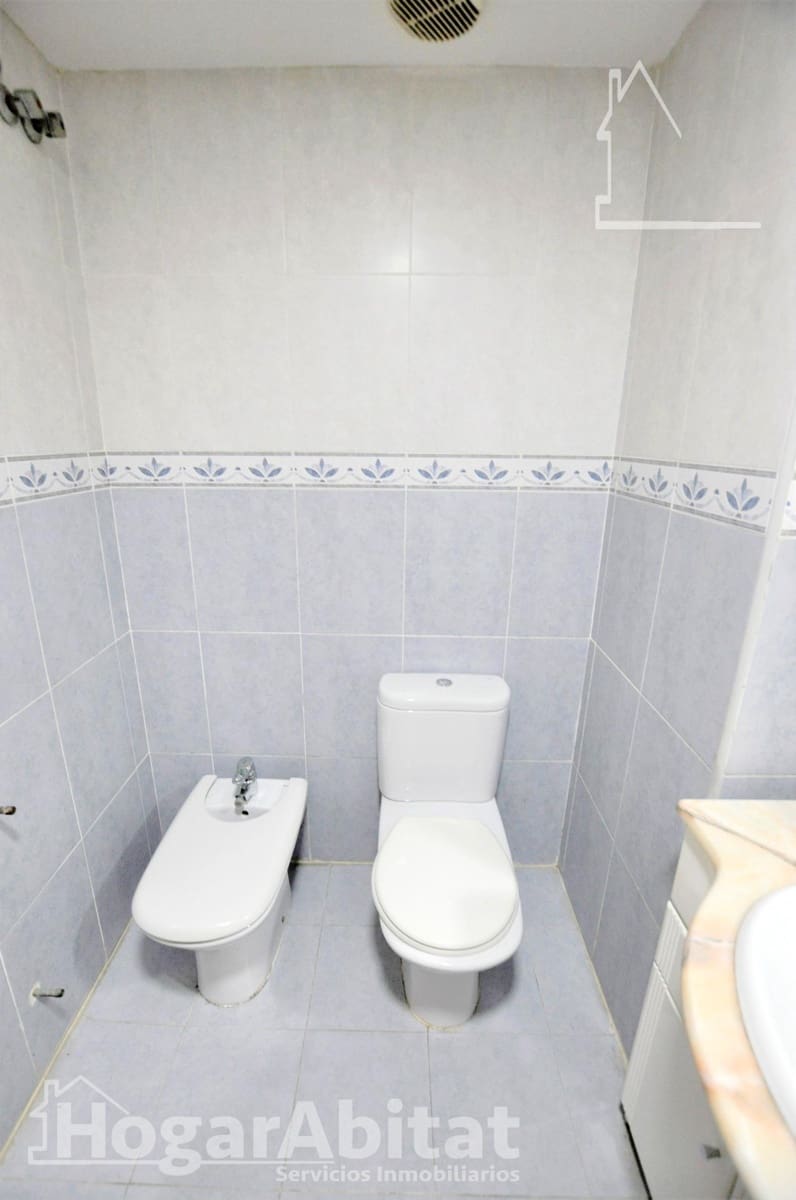 3 bedroom Flat for sale in Xirivella with garage - € 200,000 (Ref: 9396041)