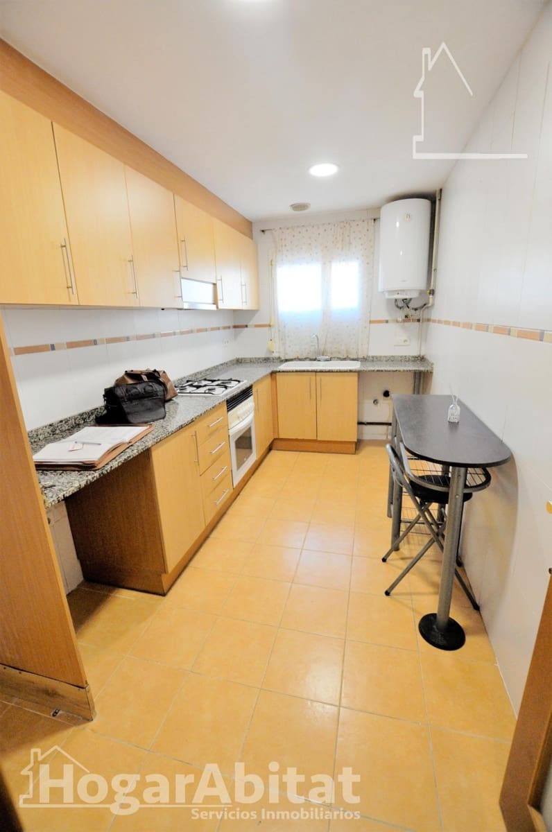 3 bedroom Flat for sale in Xirivella with garage - € 200,000 (Ref: 9396041)