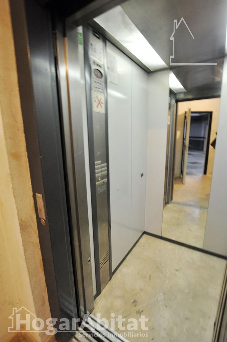 3 bedroom Flat for sale in Xirivella with garage - € 200,000 (Ref: 9396041)