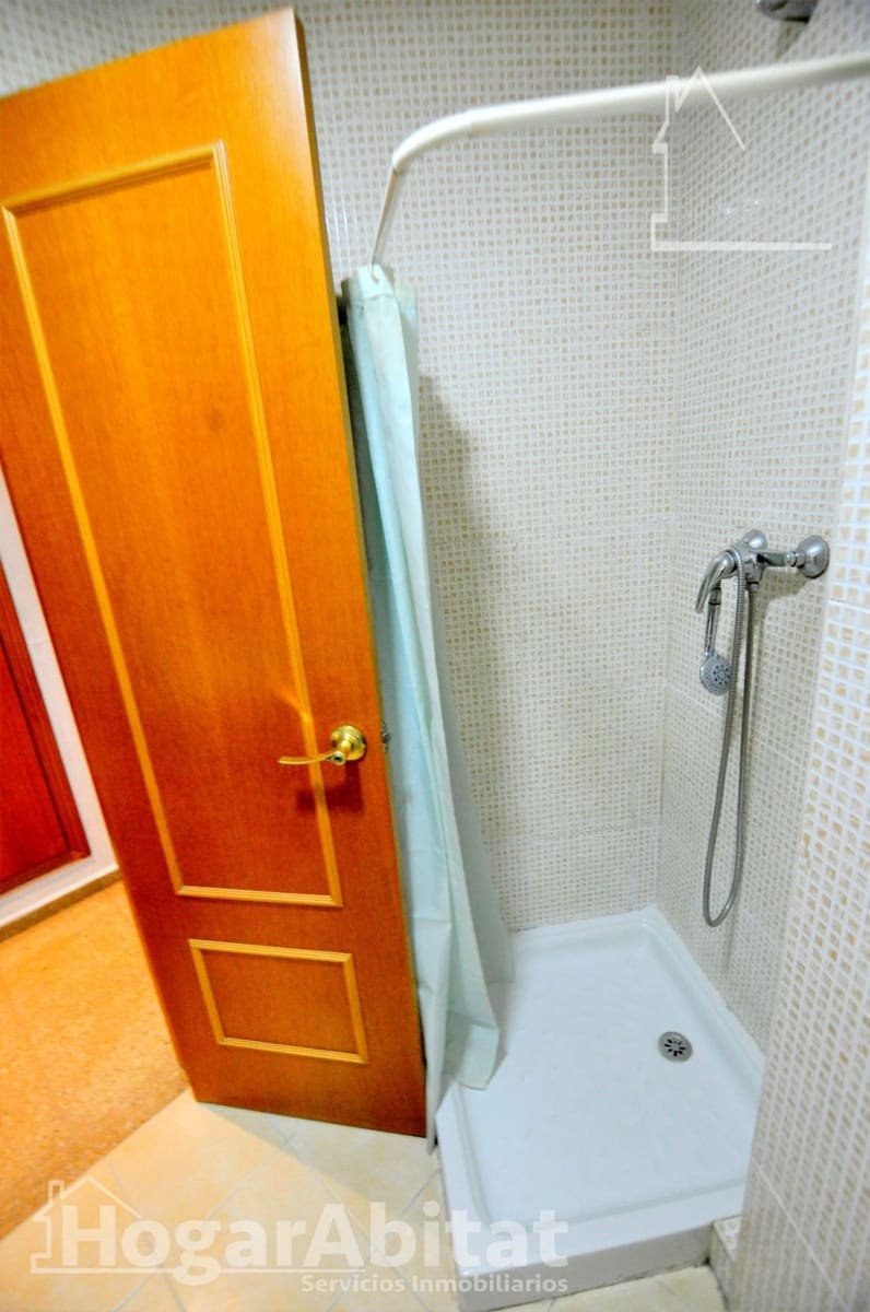 3 bedroom Flat for sale in Xirivella with garage - € 200,000 (Ref: 9396041)