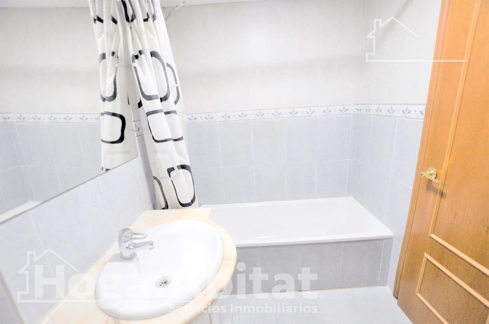 3 bedroom Flat for sale in Xirivella with garage - € 200,000 (Ref: 9396041)