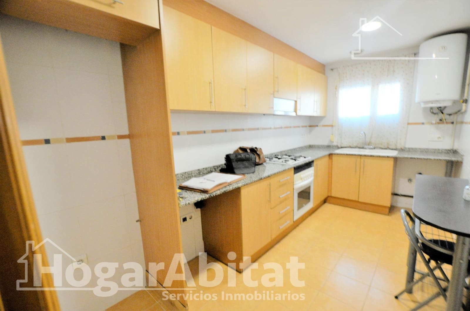 3 bedroom Flat for sale in Xirivella with garage - € 200,000 (Ref: 9396041)