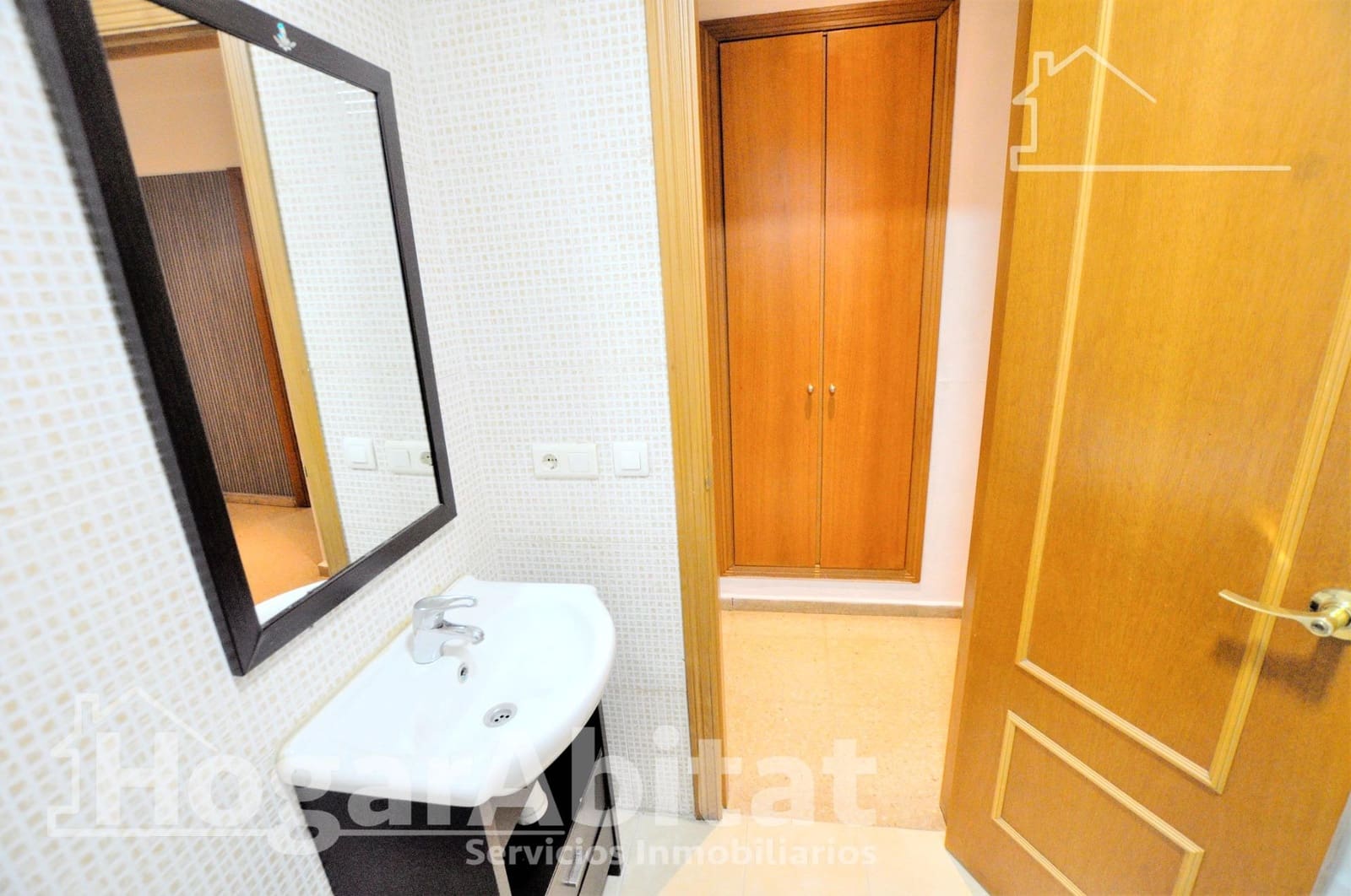 3 bedroom Flat for sale in Xirivella with garage - € 200,000 (Ref: 9396041)