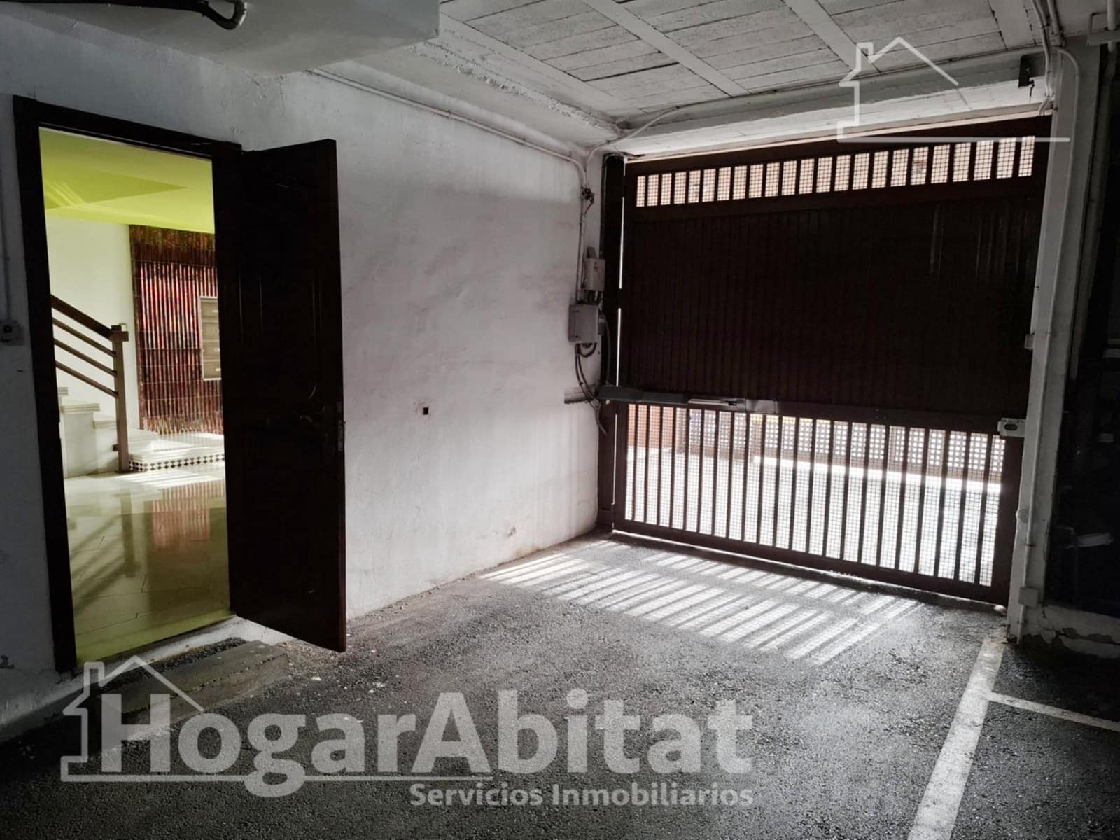 Garage for sale in Alicante / Alacant city - € 70,000 (Ref: 9396057)