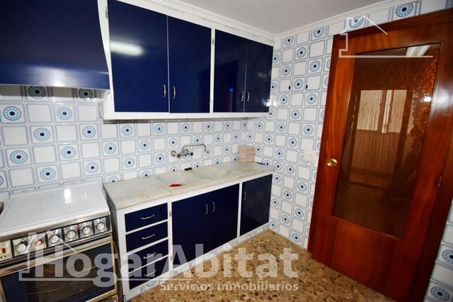 4 bedroom Flat for sale in L'Alcora - € 67,000 (Ref: 9396061)