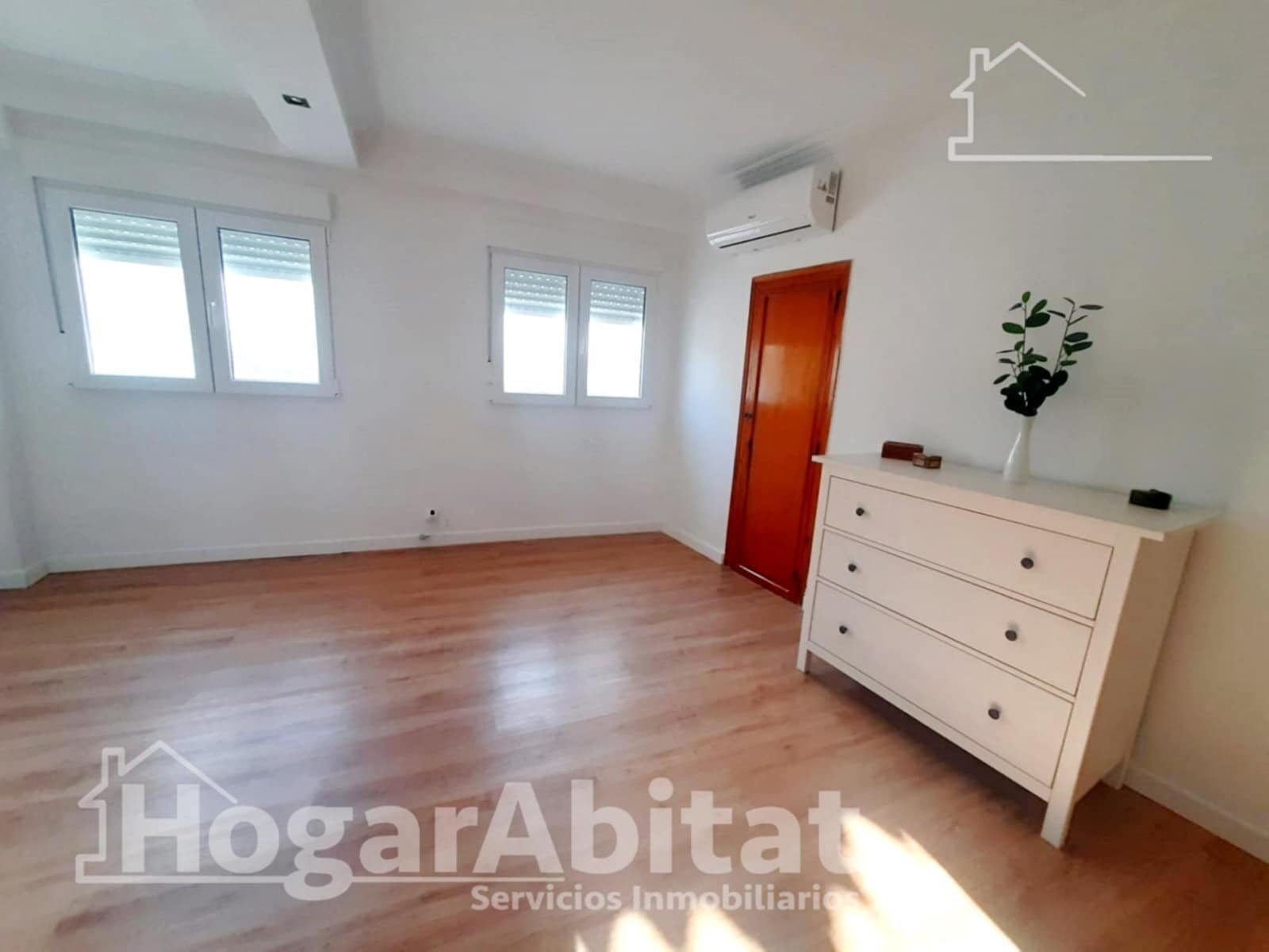 4 sypialnia Dom na sprzedaż w Moncada - 360 000 € (Ref: 9396071)