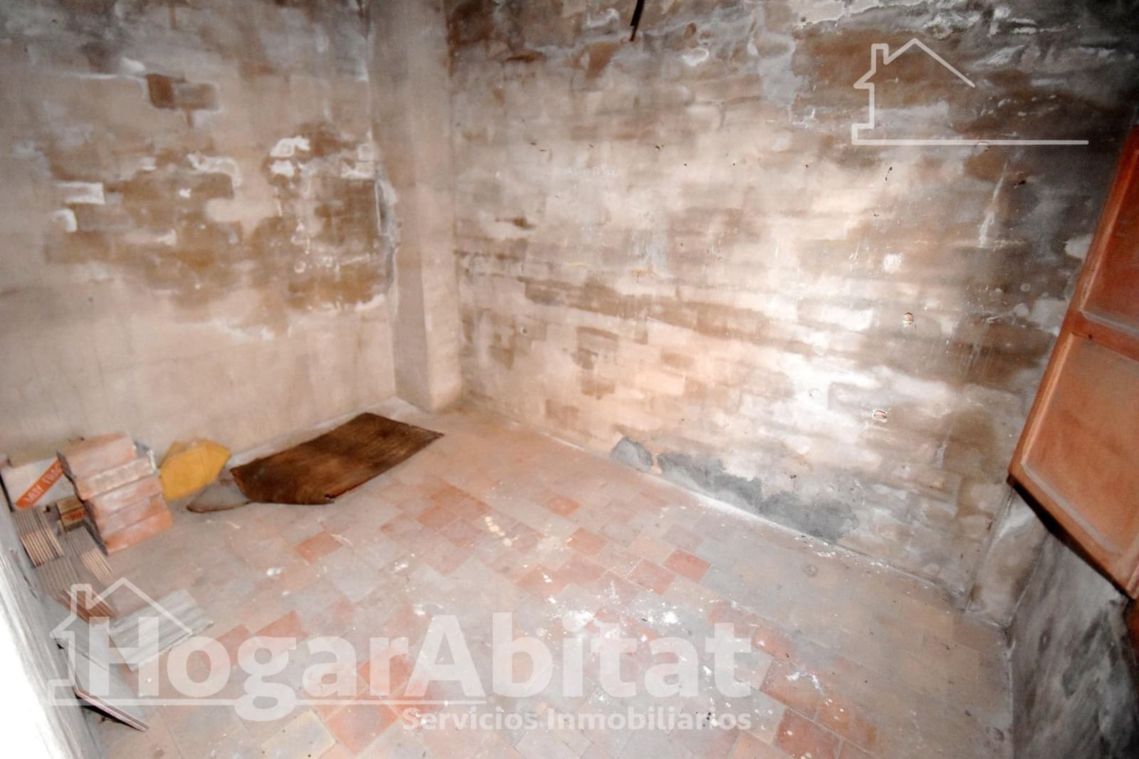 4 bedroom Townhouse for sale in L'Alcora - € 55,000 (Ref: 9396076)