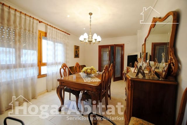 4 bedroom Flat for sale in Tavernes de la Valldigna - € 170,000 (Ref: 9398537)