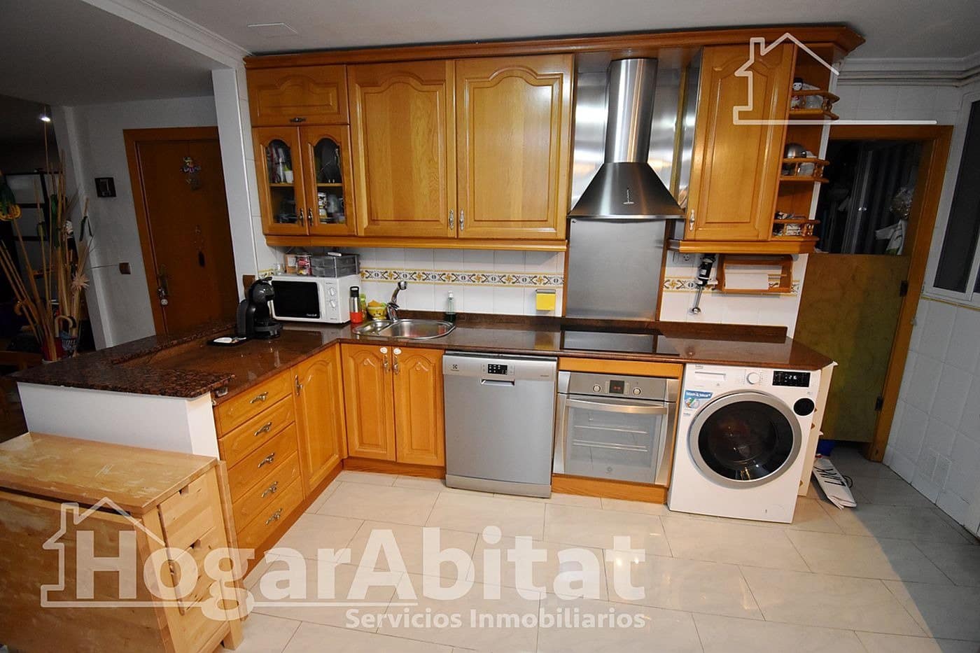 3 bedroom Flat for sale in Castello de la Plana - € 180,000 (Ref: 9401114)