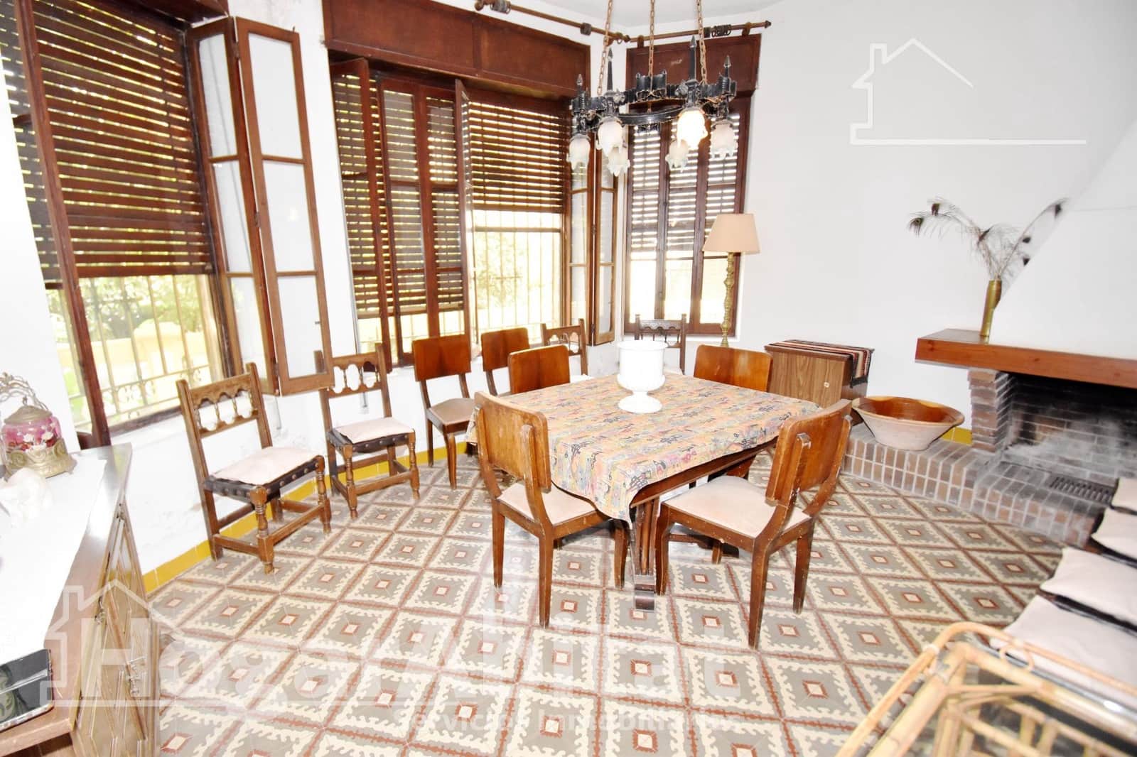 4 bedroom Villa for sale in Castello de la Plana with pool - € 350,000 (Ref: 9401115)