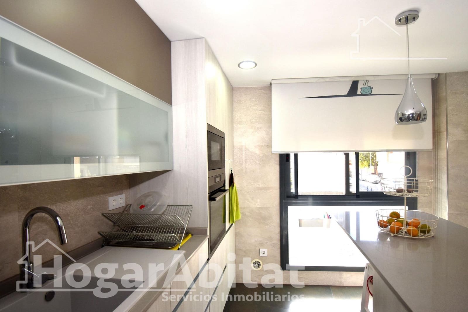 3 makuuhuone Rivitalo myytävänä paikassa Castello de la Plana mukana 
autotalli - 297 000 € (Ref: 9401116)