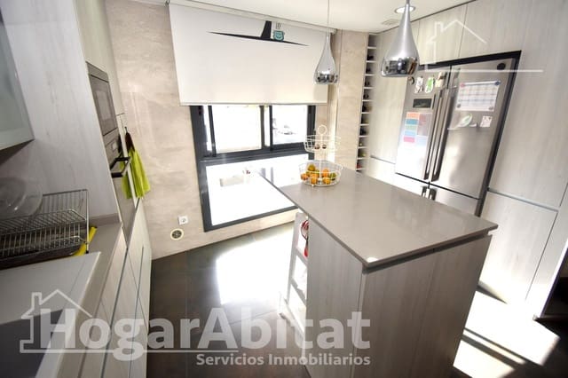 3 bedroom Terraced Villa for sale in Castelló de la Plana with garage - € 297,000 (Ref: 9401116)