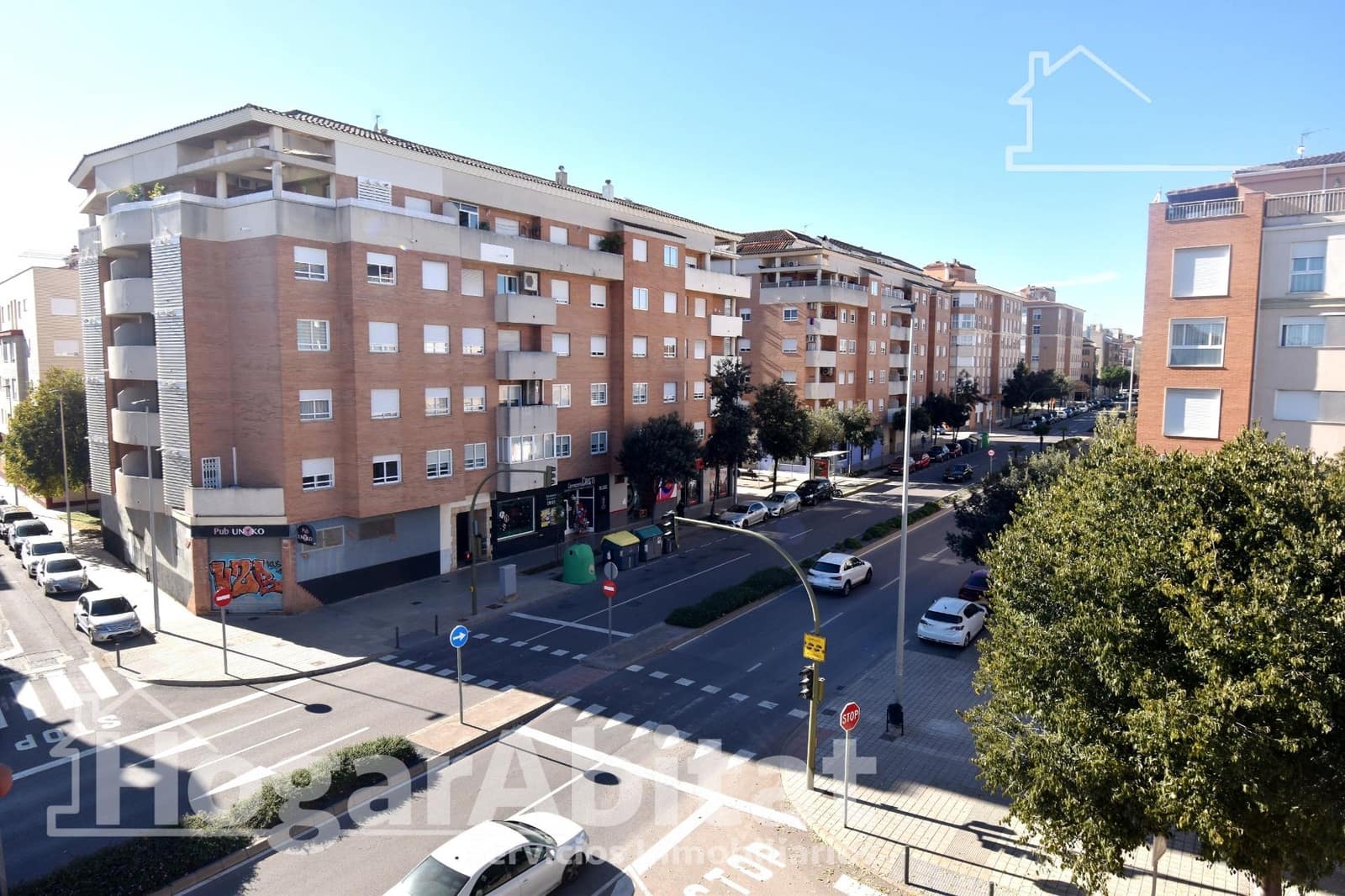 3 makuuhuone Rivitalo myytävänä paikassa Castello de la Plana mukana 
autotalli - 297 000 € (Ref: 9401116)