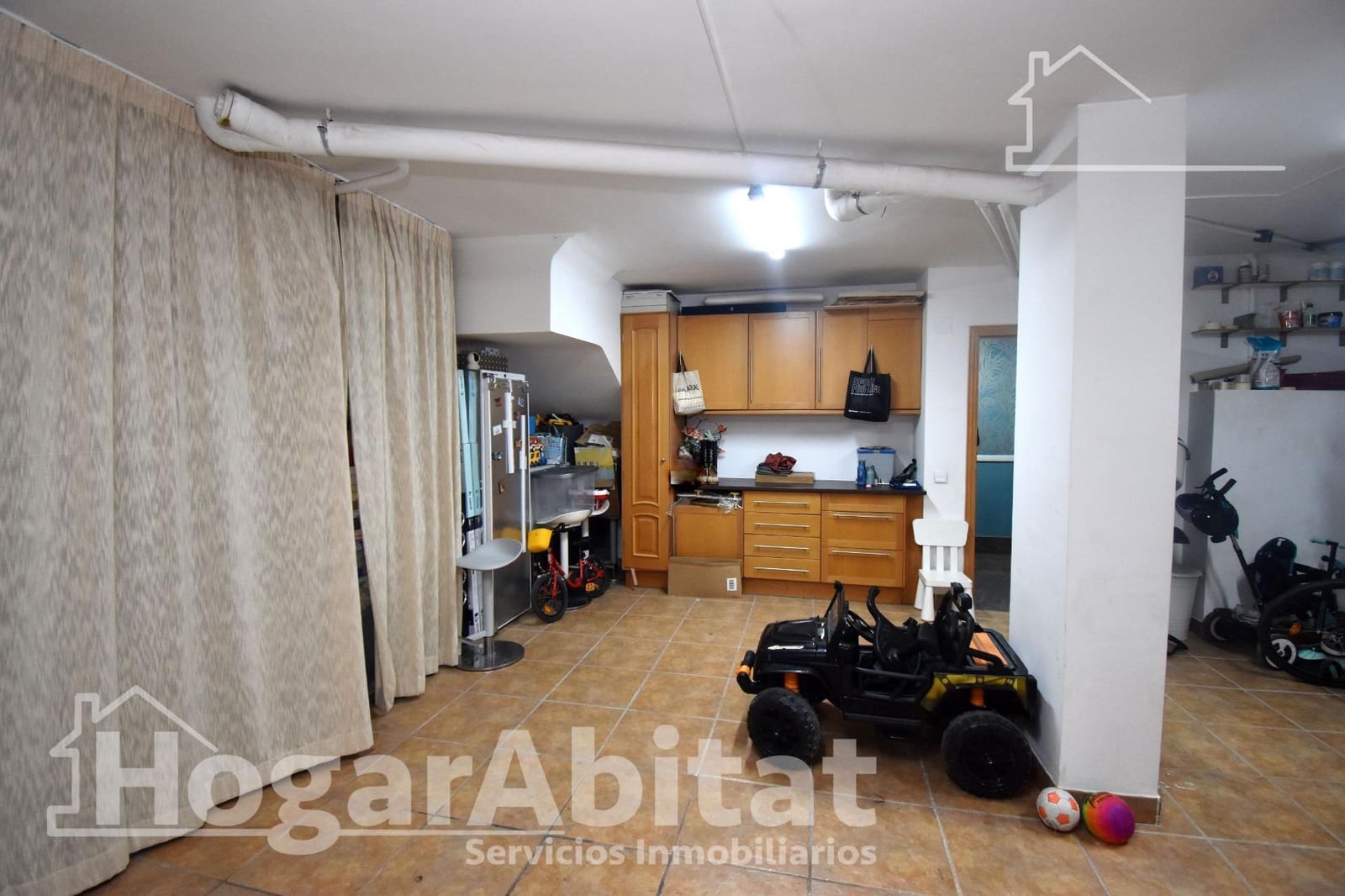 3 makuuhuone Rivitalo myytävänä paikassa Castello de la Plana mukana 
autotalli - 297 000 € (Ref: 9401116)