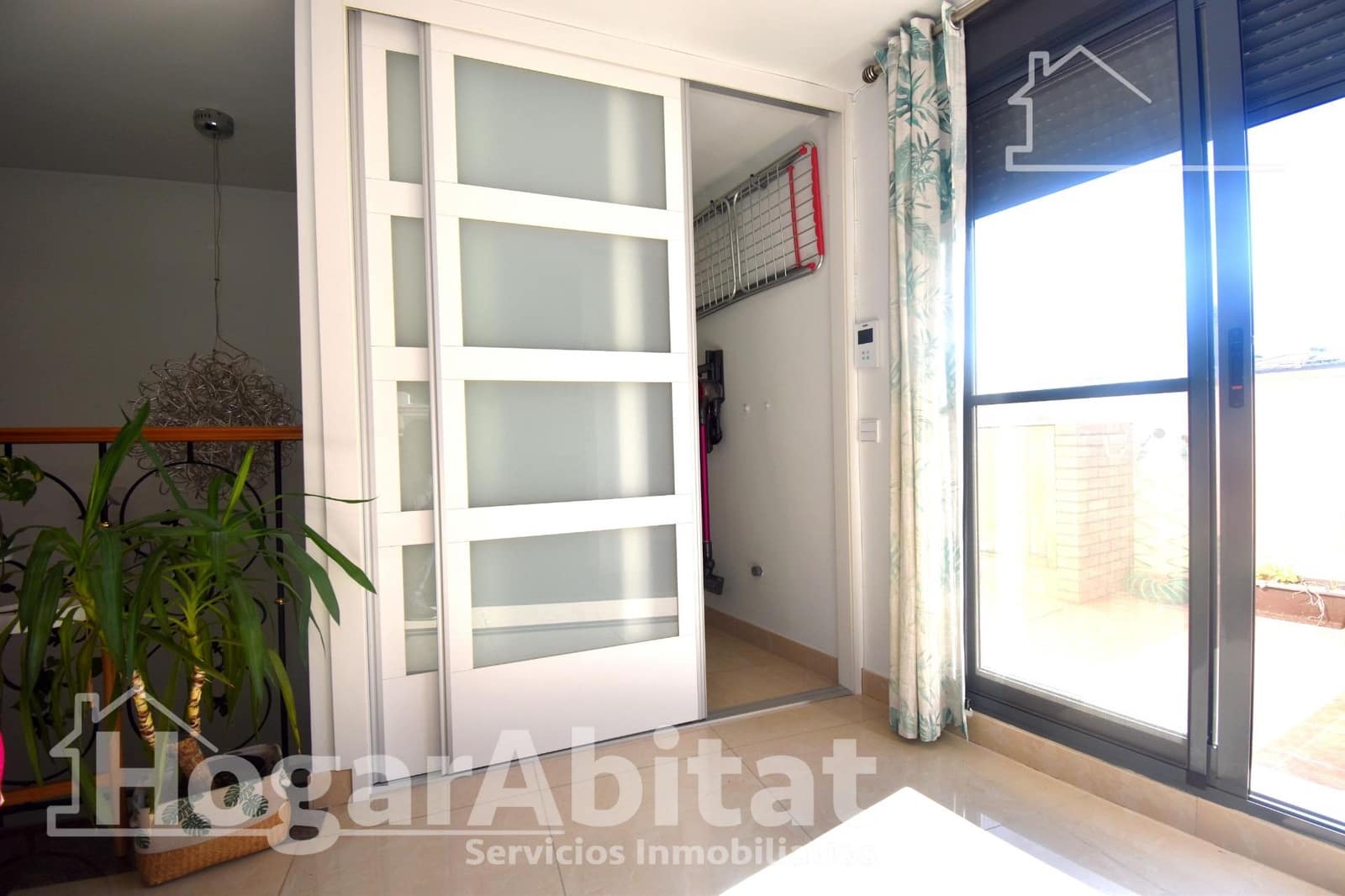 3 makuuhuone Rivitalo myytävänä paikassa Castello de la Plana mukana 
autotalli - 297 000 € (Ref: 9401116)