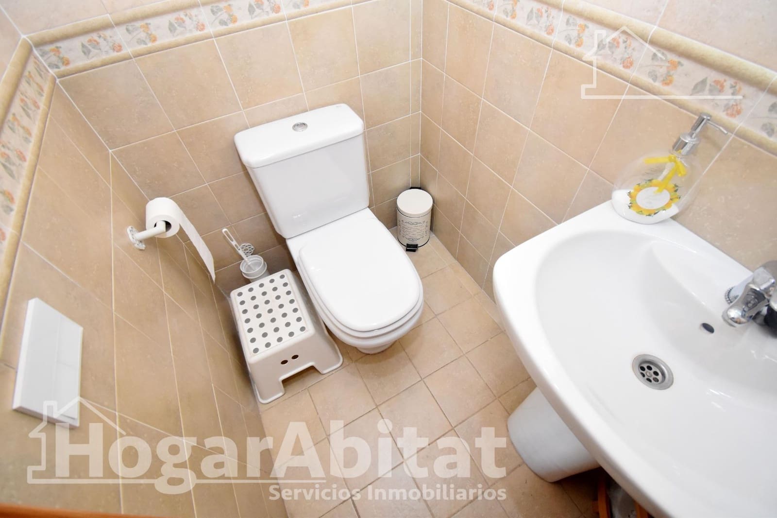 3 makuuhuone Rivitalo myytävänä paikassa Castello de la Plana mukana 
autotalli - 297 000 € (Ref: 9401116)