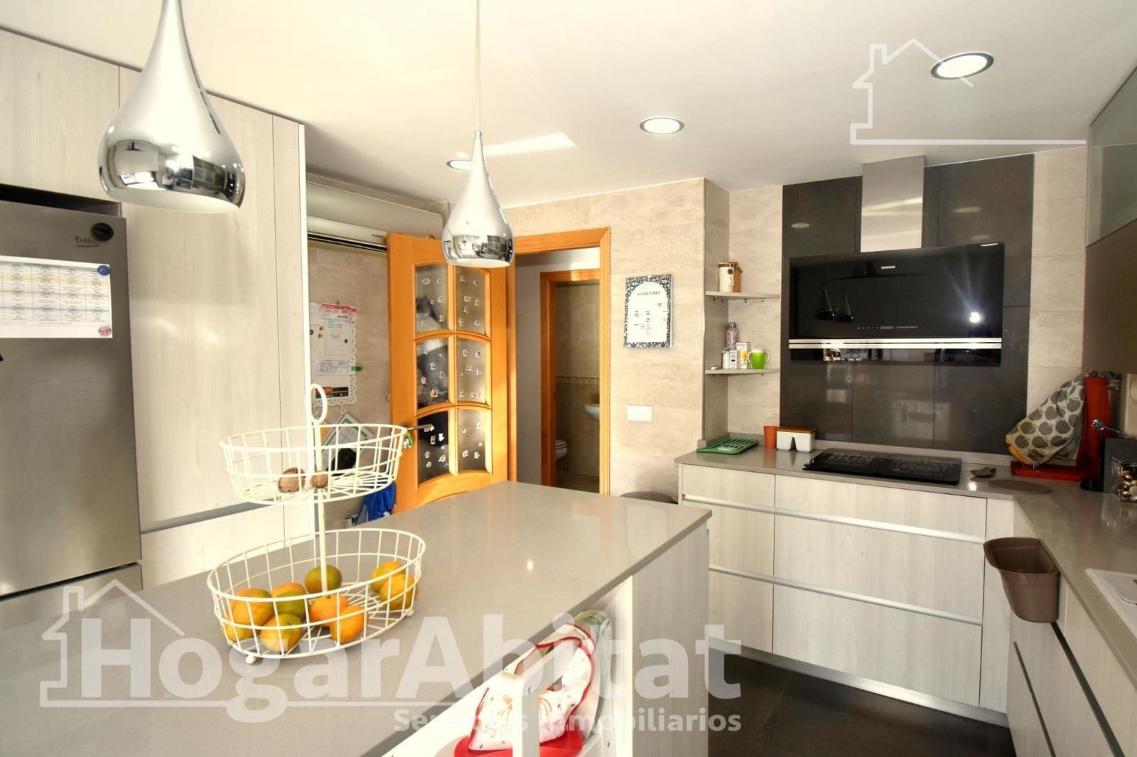 3 makuuhuone Rivitalo myytävänä paikassa Castello de la Plana mukana 
autotalli - 297 000 € (Ref: 9401116)