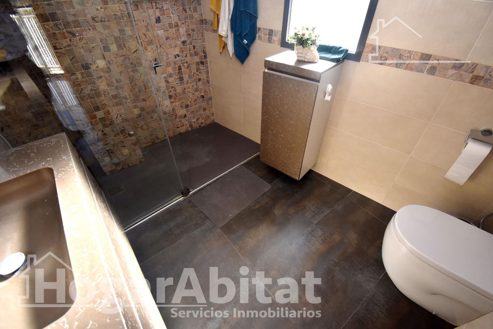 3 makuuhuone Rivitalo myytävänä paikassa Castello de la Plana mukana 
autotalli - 297 000 € (Ref: 9401116)