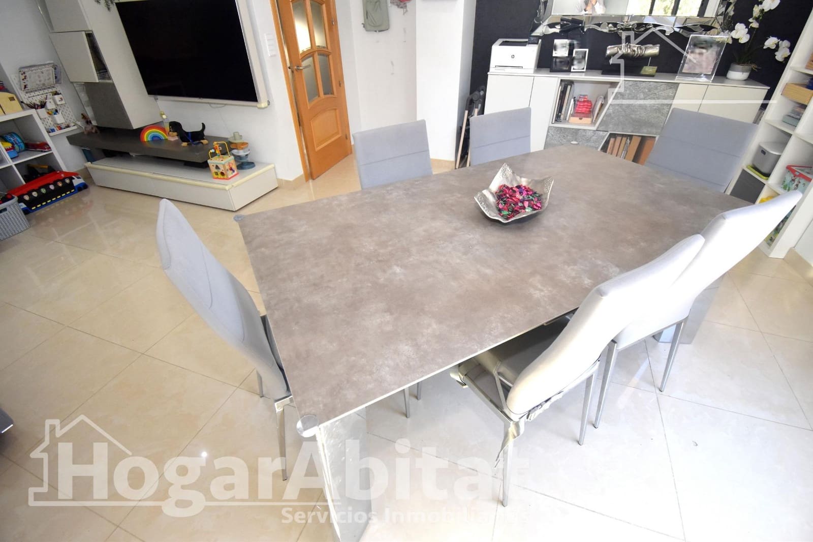 3 makuuhuone Rivitalo myytävänä paikassa Castello de la Plana mukana 
autotalli - 297 000 € (Ref: 9401116)