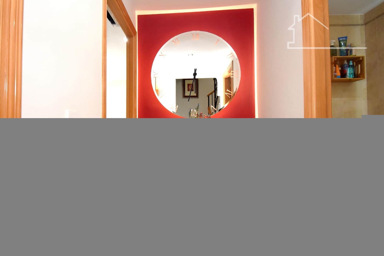 3 makuuhuone Rivitalo myytävänä paikassa Castello de la Plana mukana 
autotalli - 297 000 € (Ref: 9401116)