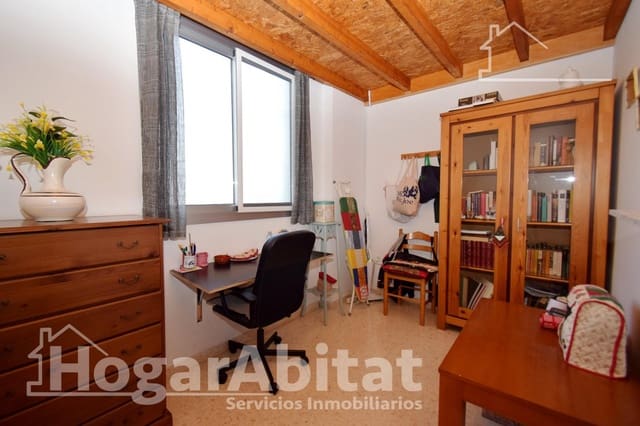 4 slaapkamer Flat te koop in Vilamarxant / Villamarchante met garage - € 190.000 (Ref: 9401124)