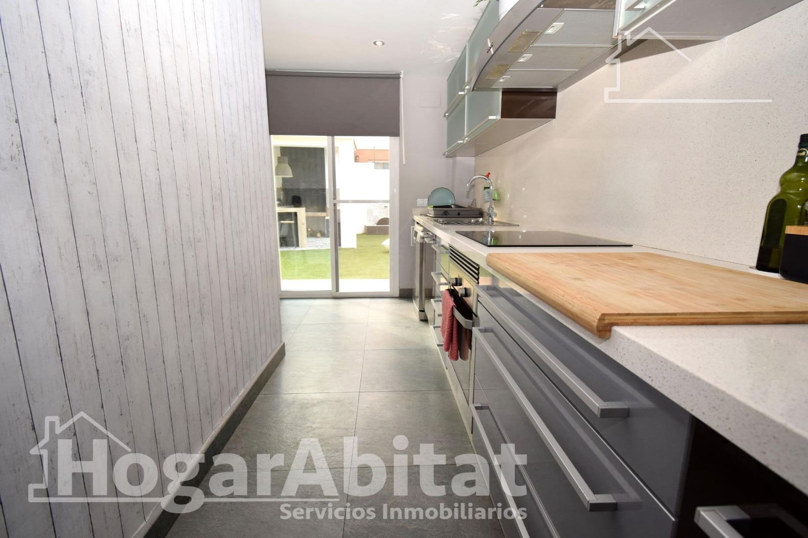 4 sypialnia Willa na sprzedaż w Chiva z basenem garażem - 650 000 € (Ref: 9401125)