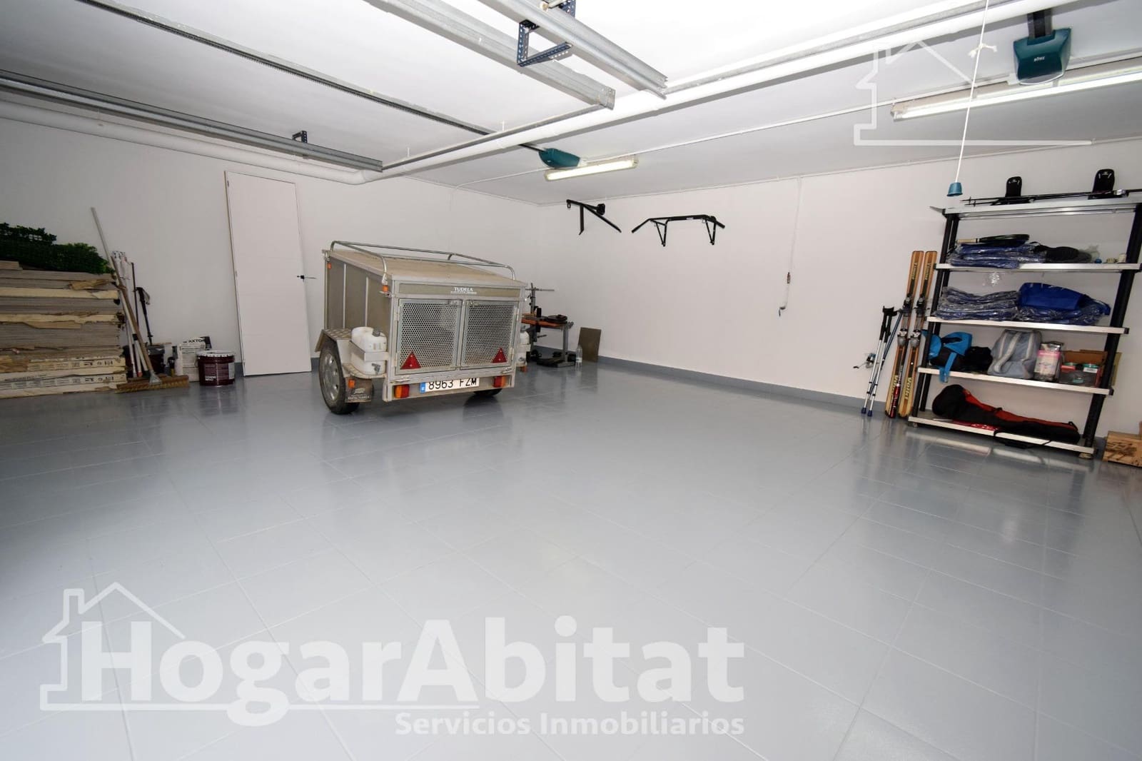 4 sypialnia Willa na sprzedaż w Chiva z basenem garażem - 650 000 € (Ref: 9401125)