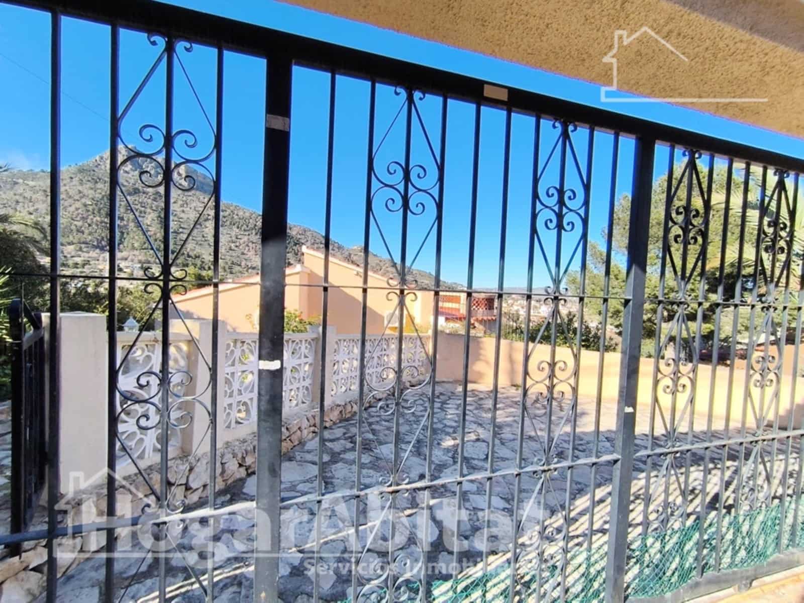 Chalet de 4 habitaciones en Calpe / Calp en venta con piscina garaje - 490.000 € (Ref: 9401129)