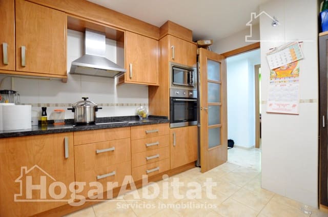 3 bedroom Flat for sale in Tavernes de la Valldigna with garage - € 145,000 (Ref: 9401135)