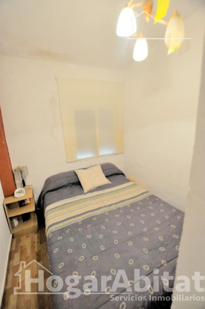 4 soveværelse Villa til salg i Godelleta med swimmingpool garage - € 180.000 (Ref: 9401140)