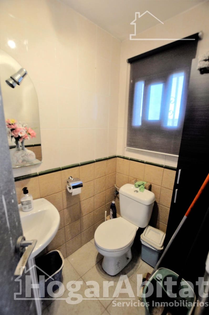 4 soveværelse Villa til salg i Godelleta med swimmingpool garage - € 180.000 (Ref: 9401140)