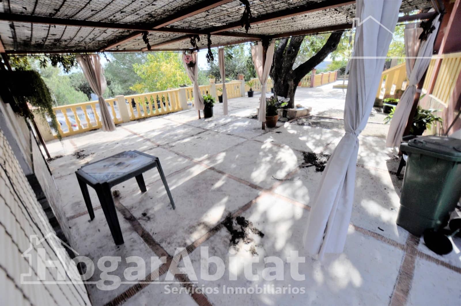 4 soveværelse Villa til salg i Godelleta med swimmingpool garage - € 180.000 (Ref: 9401140)