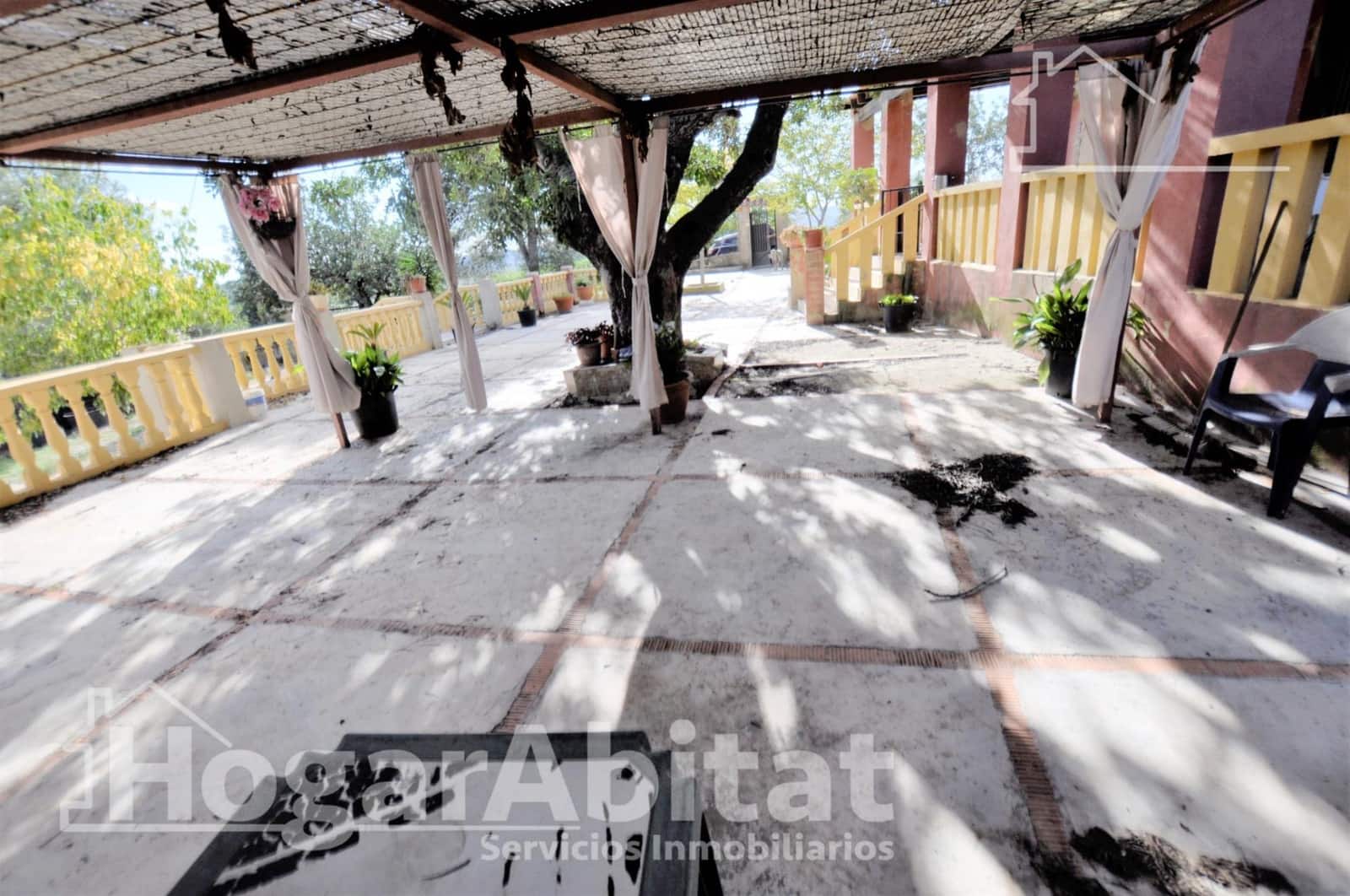 4 soveværelse Villa til salg i Godelleta med swimmingpool garage - € 180.000 (Ref: 9401140)