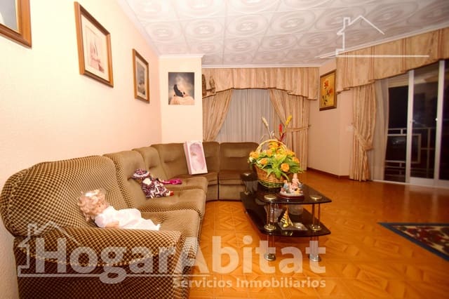 6 bedroom Townhouse for sale in Castelló de la Plana - € 250,000 (Ref: 9401145)