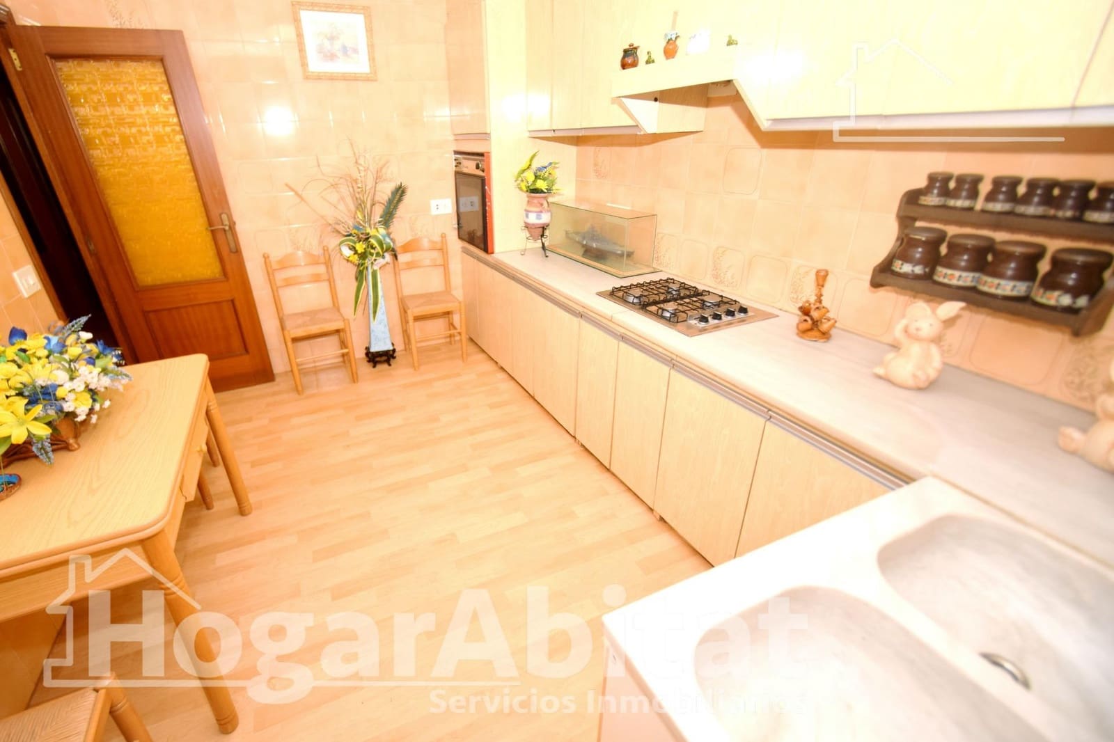 6 bedroom Townhouse for sale in Castello de la Plana - € 250,000 (Ref: 9401145)