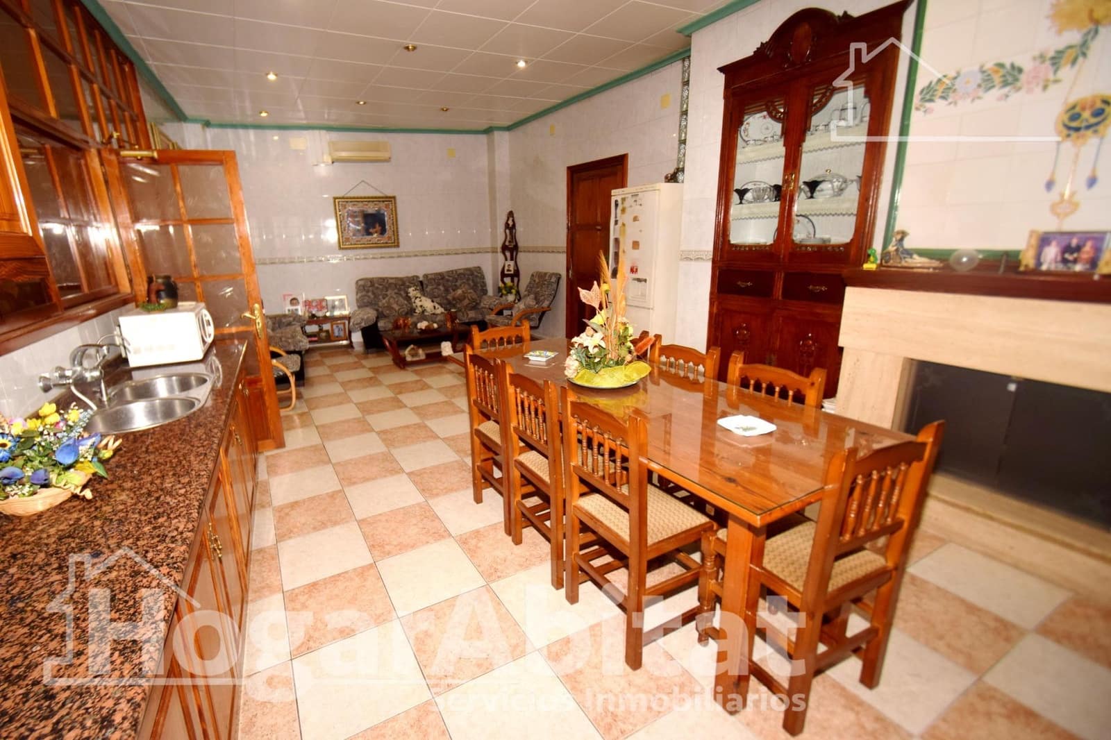 6 bedroom Townhouse for sale in Castello de la Plana - € 250,000 (Ref: 9401145)