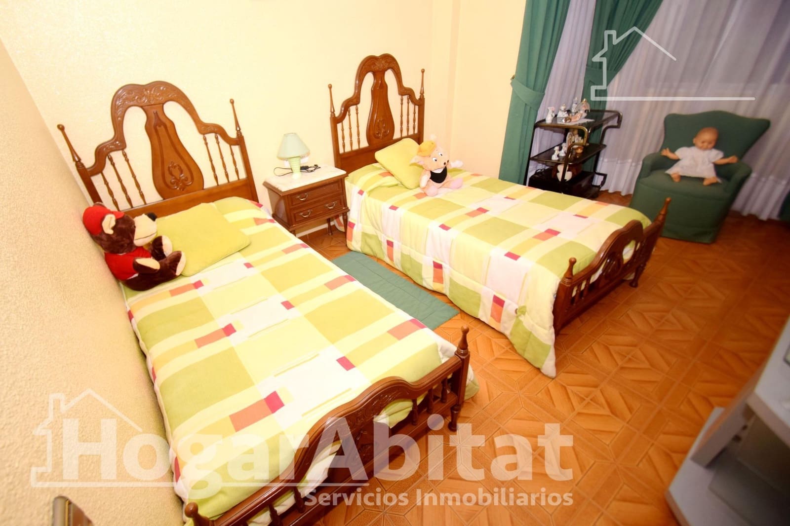 6 bedroom Townhouse for sale in Castello de la Plana - € 250,000 (Ref: 9401145)