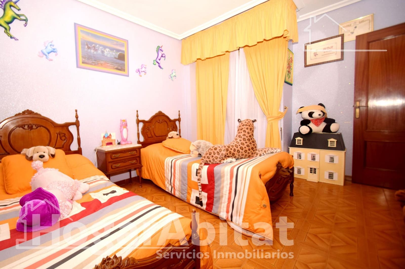 6 bedroom Townhouse for sale in Castello de la Plana - € 250,000 (Ref: 9401145)