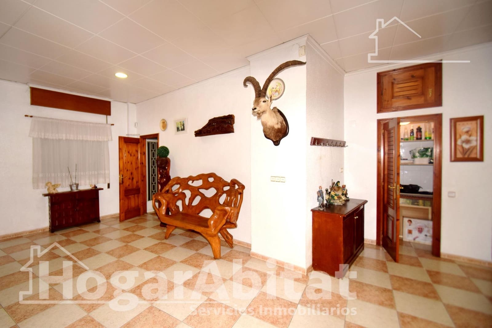 6 bedroom Townhouse for sale in Castello de la Plana - € 250,000 (Ref: 9401145)