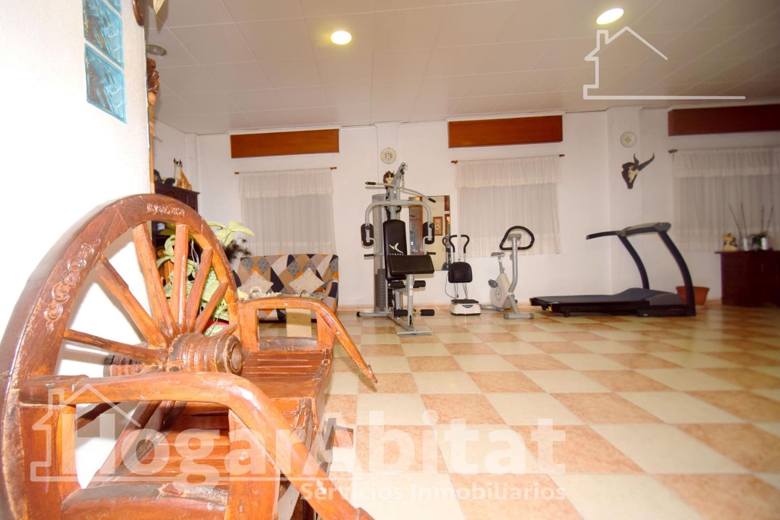 6 bedroom Townhouse for sale in Castello de la Plana - € 250,000 (Ref: 9401145)