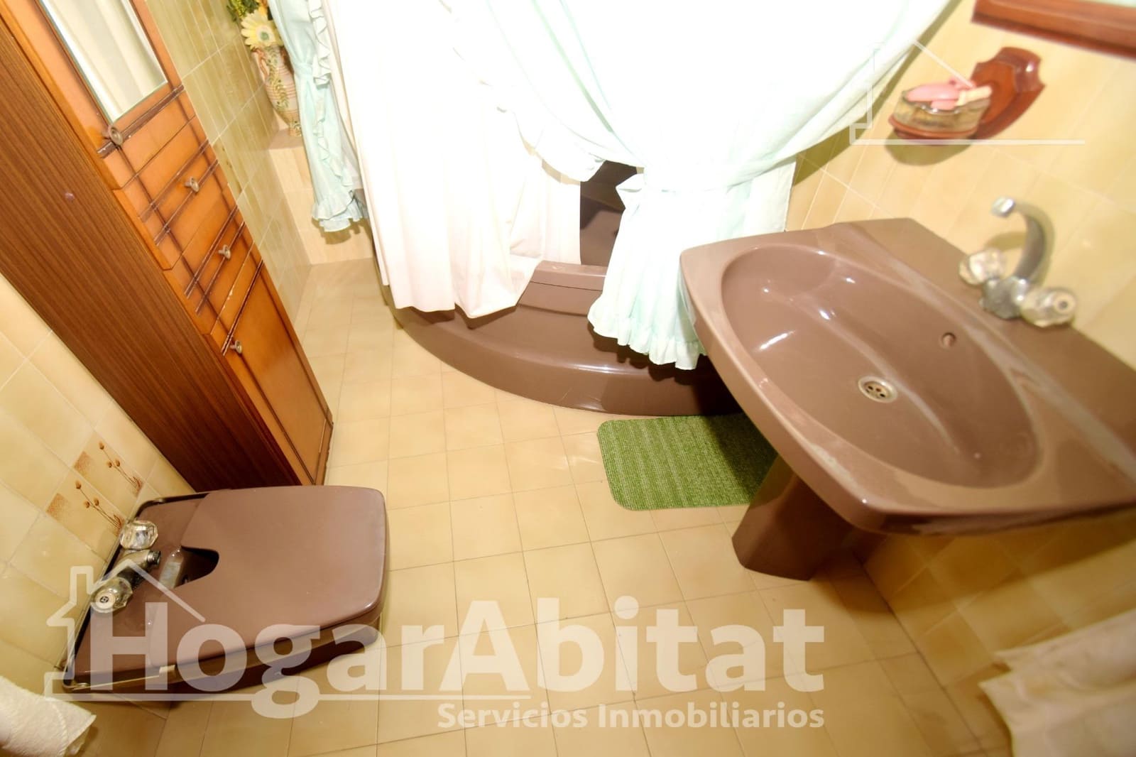 6 bedroom Townhouse for sale in Castello de la Plana - € 250,000 (Ref: 9401145)