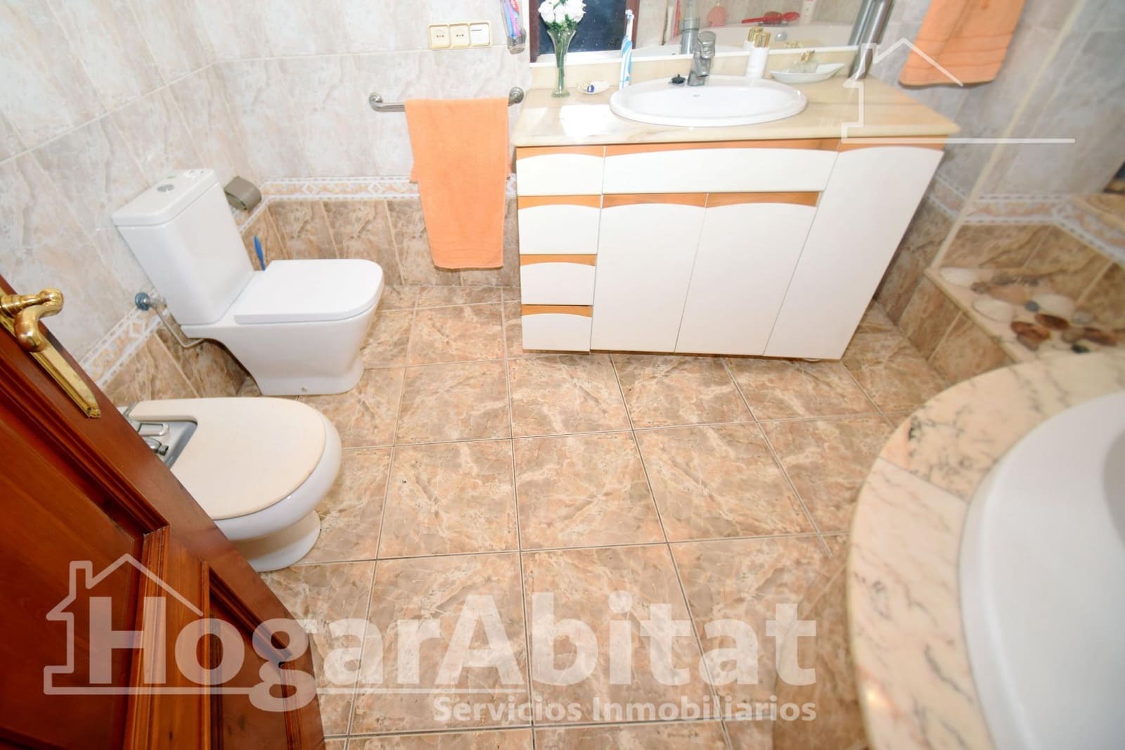 6 bedroom Townhouse for sale in Castello de la Plana - € 250,000 (Ref: 9401145)