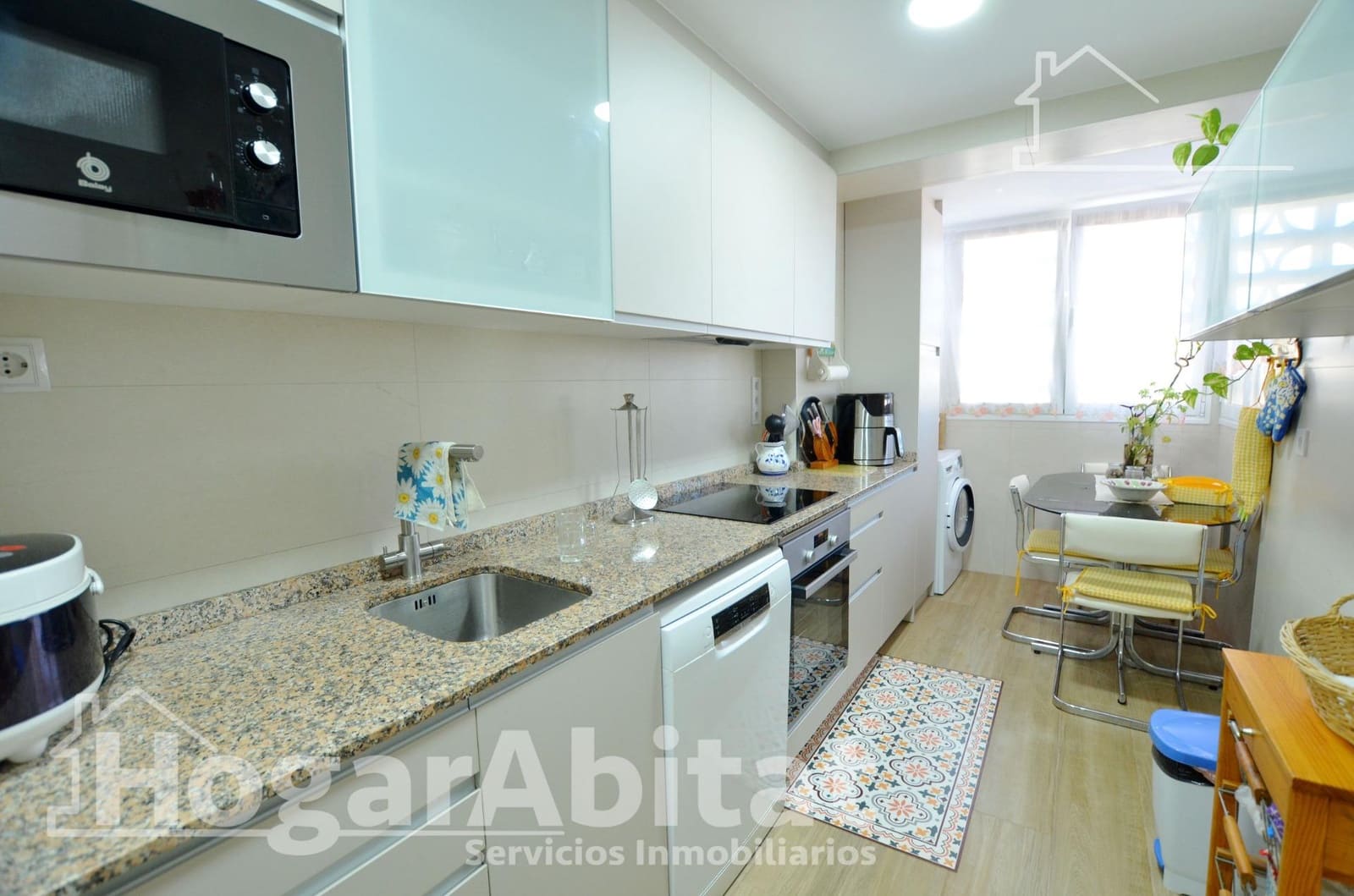 4 soveværelse Lejlighed til salg i Alicante by med garage - € 260.000 (Ref: 9403455)