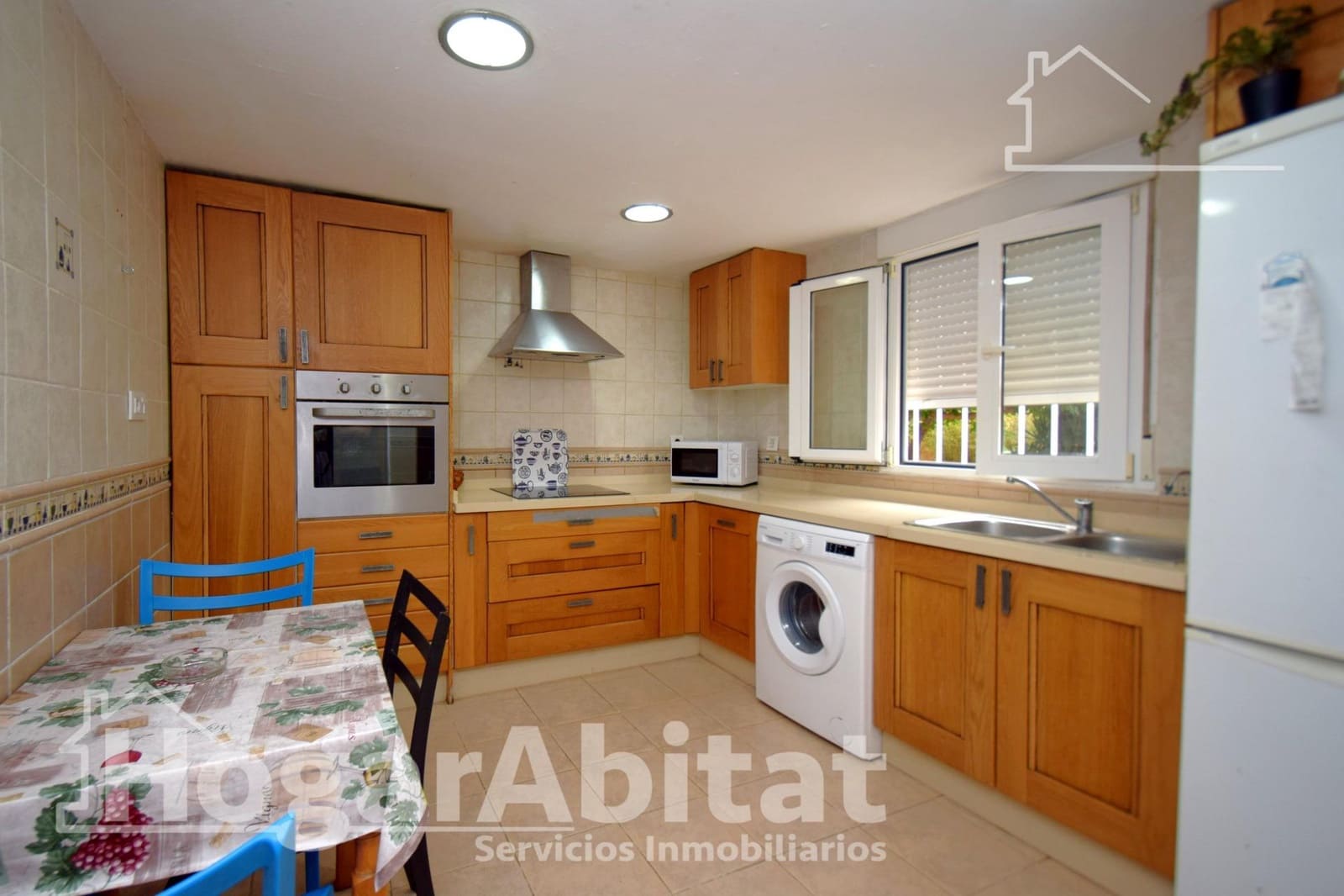 4 slaapkamer Villa te koop in Lliria met zwembad garage - € 265.000 (Ref: 9403457)